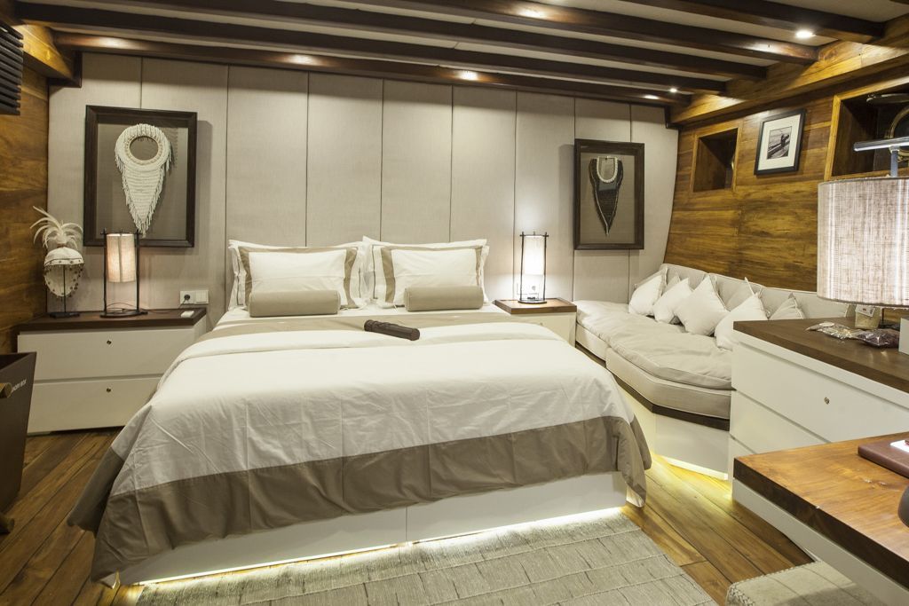 8444c42d60c889b8036ccfaa5a5576ae.ultimate-yachts-indonesia-Prana13-1.jpg