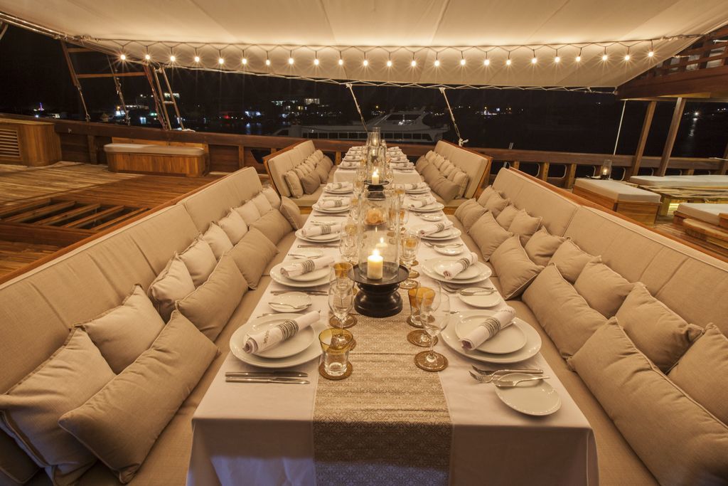 a0f9d323c05cdcc0c0608ee1ba123765.ultimate-yachts-indonesia-Prana17-1.jpg