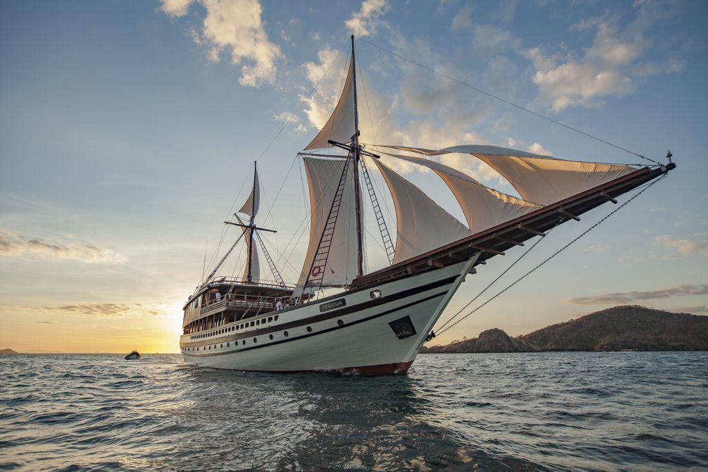 b99384ea7ae74aa7521b5b1bf470ffe5.ultimate-yachts-indonesia-Prana35-1.jpg