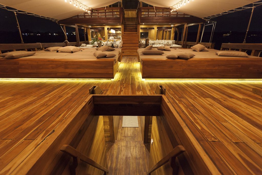 d8d3800fd72a9e4b55630a01ec3028c6.ultimate-yachts-indonesia-Prana06-1.jpg