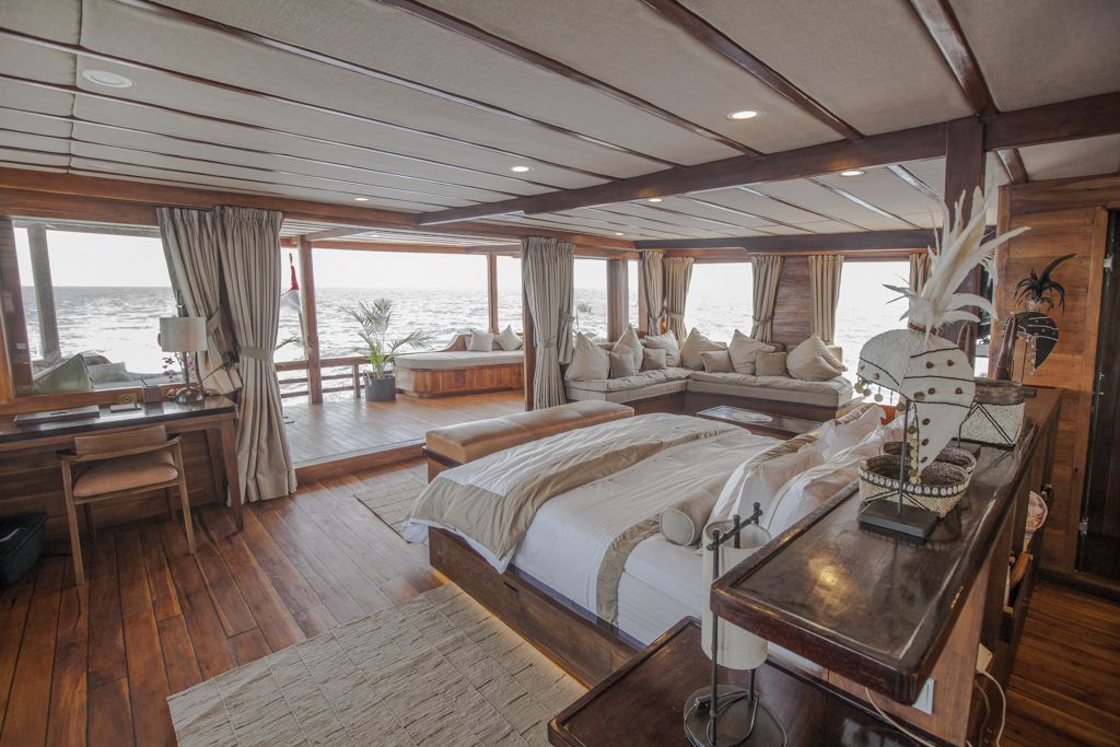 efa1a31712121d13b3c9c1b23f8195c6.ultimate-yachts-indonesia-Prana09-1.jpg